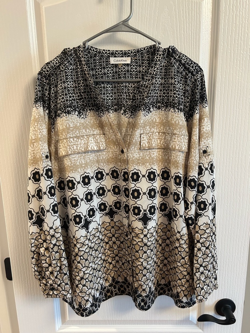Calvin Klein Black & Beige Geometric Button-Down Blouse